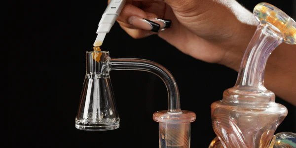 What is Shatter? A Deep Dive into This Glassy Weed Extract 3 dab rig shatter